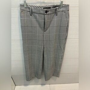 Banana Republic high rise cropped black and white houndstooth trouser